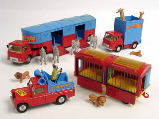 Lot 647 - CORGI TOYS (GB) (4)