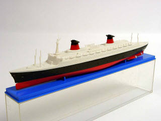 Lot 390 - DINKY TOYS FRANCE (1)