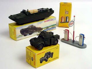 Lot 480 - DINKY TOYS FRANCE (3)