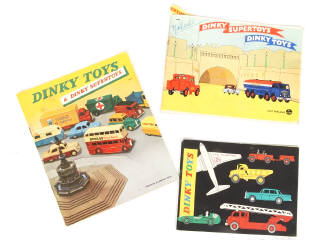 Lot 458 - DINKY TOYS (GB) (3)