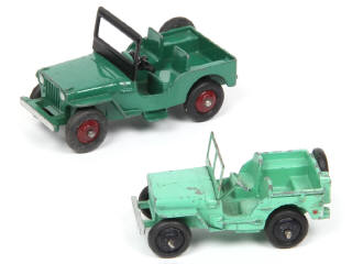 Lot 476 - DINKY TOYS (GB) (2)