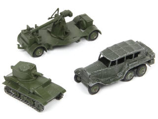 Lot 482 - DINKY TOYS (GB) (3)