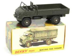 Lot 517 - DINKY TOYS (FRANCE) (1)