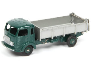 Lot 511 - DINKY TOYS (FRANCE) (1)