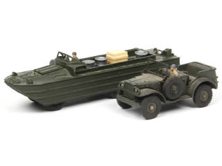 Lot 521 - DINKY TOYS (FRANCE) (2)