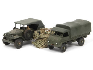 Lot 522 - DINKY TOYS (FRANCE) (2)