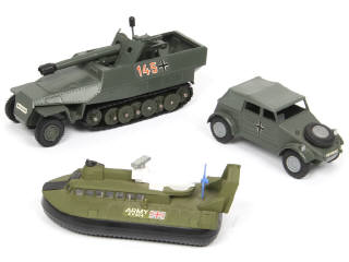 Lot 486 - DINKY TOYS (GB) (3)