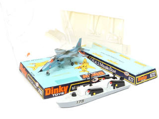 Lot 479 - DINKY TOYS (GB) (2)