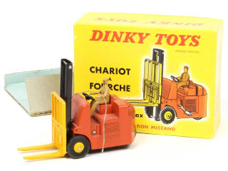 Lot 515 - DINKY TOYS (FRANCE) (1)