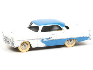 Lot 505 - DINKY TOYS (FRANCE) (1)