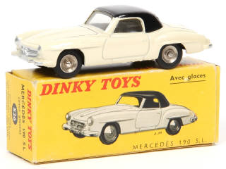 Lot 454 - DINKY TOYS (FRANCE) (1)