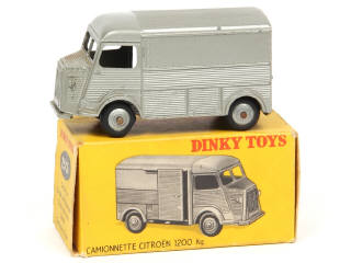 Lot 427 - DINKY TOYS (FRANCE) (1)