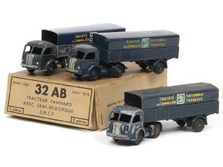 Lot 515 - DINKY TOYS (FRANCE) (2)