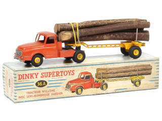 Lot 440 - DINKY TOYS (FRANCE) (1)
