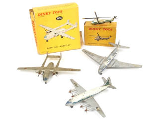 Lot 522 - DINKY TOYS (FRANCE) (4)