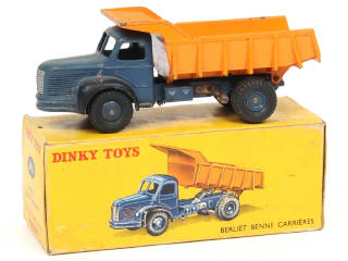 Lot 437 - DINKY TOYS (FRANCE) (1)