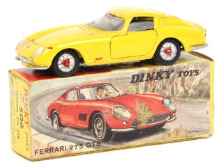 Lot 445 - DINKY TOYS (FRANCE) (1)