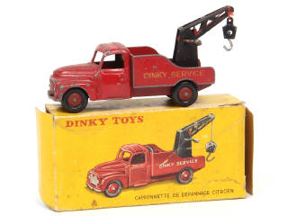Lot 439 - DINKY TOYS (FRANCE) (1)
