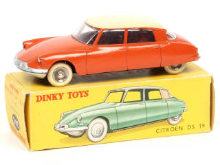 Lot 451 - DINKY TOYS (FRANCE) (1)