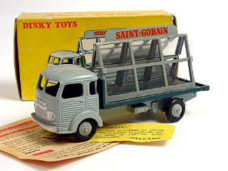 Lot 380 - DINKY TOYS FRANCE (1)