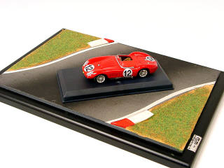Lot 450 - TOP MODEL & MICRO WORLD (2)