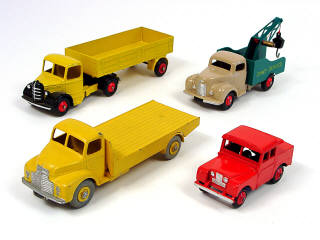 Lot 815 - DINKY TOYS (GB) (4)