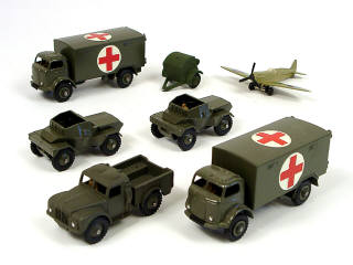 Lot 821 - DINKY TOYS GB & MATCHBOX (7)