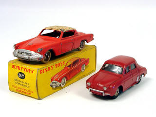 Lot 617 - DINKY TOYS (FRANCE) (2)