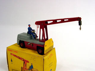 Lot 385 - DINKY TOYS (FRANCE) (1)