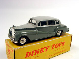 Lot 596 - DINKY TOYS FRANCE (1)