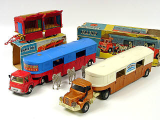 Lot 575 - CORGI TOYS (GB) (3)