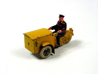 Lot 366 - DINKY TOYS FRANCE (1)