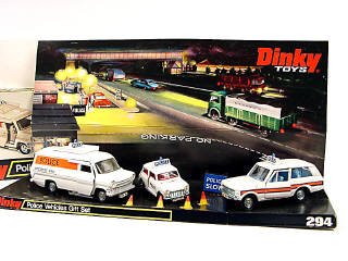 Lot 794 - DINKY TOYS GB (1)