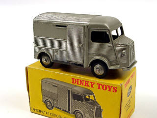 Lot 370 - DINKY TOYS FRANCE (1)