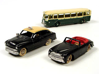 Lot 618 - DINKY TOYS (FRANCE) (3)