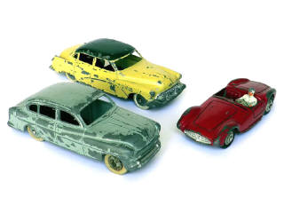 Lot 232 - DINKY TOYS (FRANCE) (3)