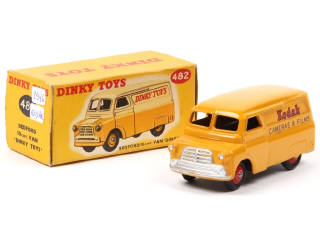 Lot 677 - DINKY TOYS (GB) (1)