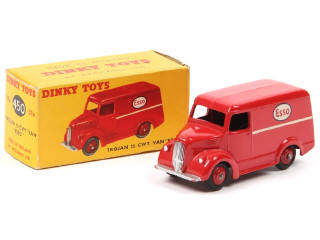 Lot 674 - DINKY TOYS (GB) (1)