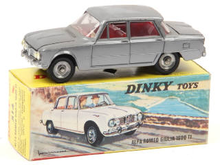 Lot 742 - DINKY TOYS (FRANCE) (1)