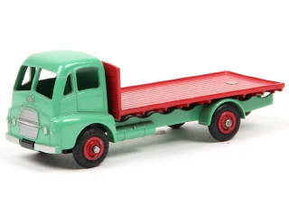 Lot 643 - DINKY TOYS (GB) (1)