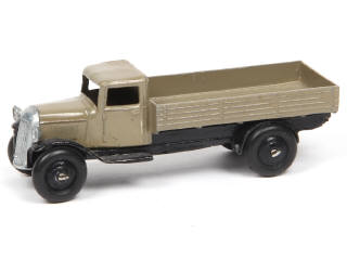Lot 374 - DINKY TOYS (GB) (1)