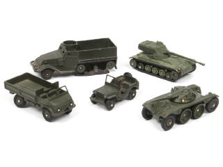 Lot 393 - DINKY TOYS (FRANCE) (5)