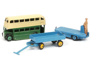 Lot 379 - DINKY TOYS (GB) (3)