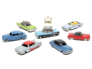 Lot 385 - DINKY TOYS (8)