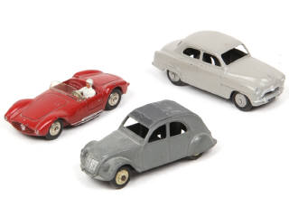Lot 389 - DINKY TOYS (FRANCE) (3)