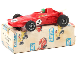 Lot 133 - SCALEXTRIC (1)