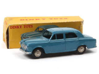 Lot 435 - DINKY TOYS (FRANCE) (1)