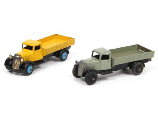 Lot 341 - DINKY TOYS (GB) (2)