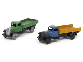 Lot 561 - DINKY TOYS (FRANCE) (2)
