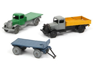 Lot 575 - DINKY TOYS (FRANCE) (3)
